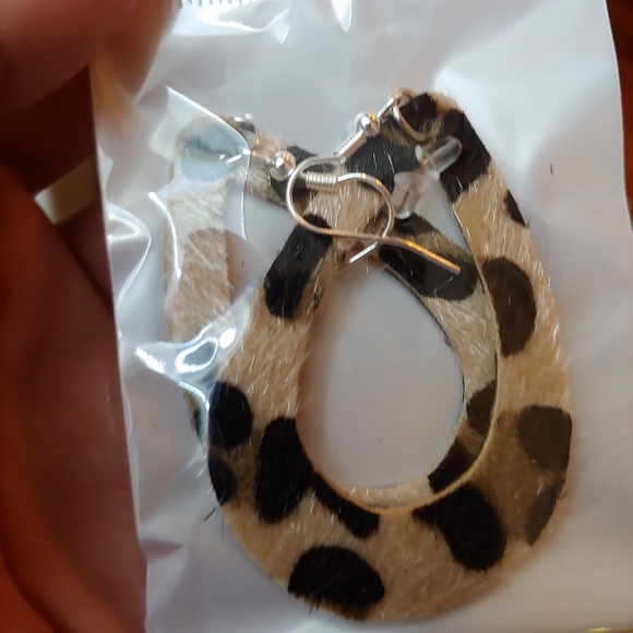 END OF THE YEAR SALE!!! Leather Teardrop Earrings - Picture 8 of 8